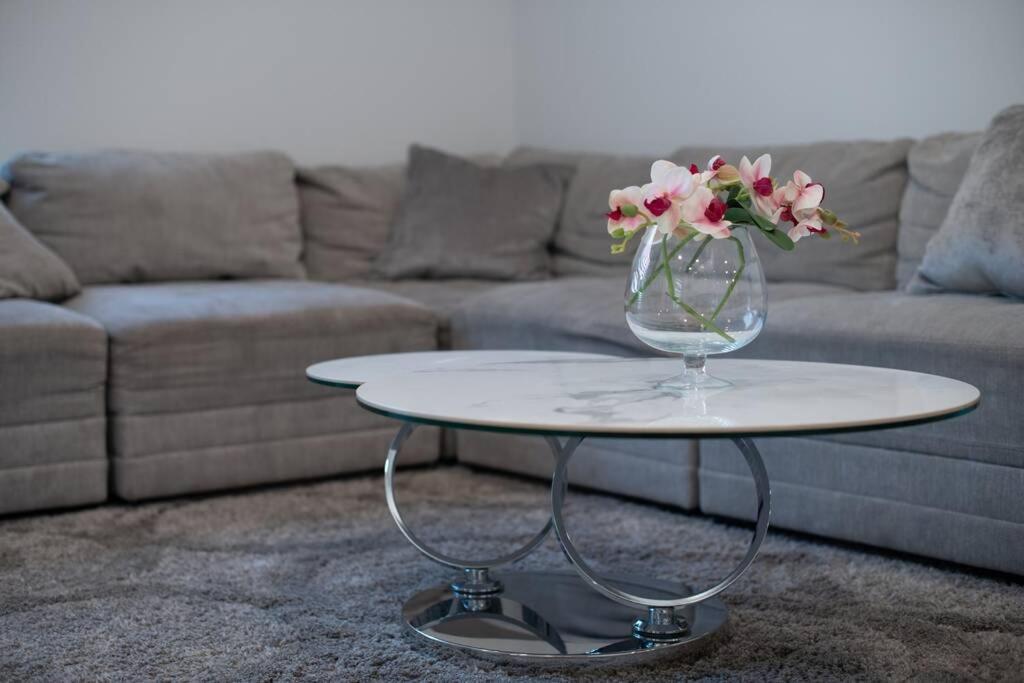 Luxurious Oak Park Apartment By Polo Apartments Kaunas Exteriér fotografie